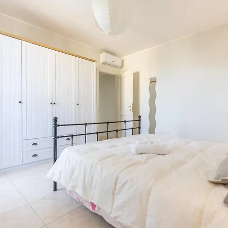 Apartment Residenza Del Barone Il Belvedere Di Nora - Pula, Sardegna *